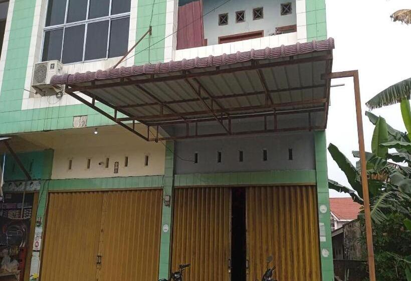 فندق Oyo 93192 Andesta Guest House Syariah