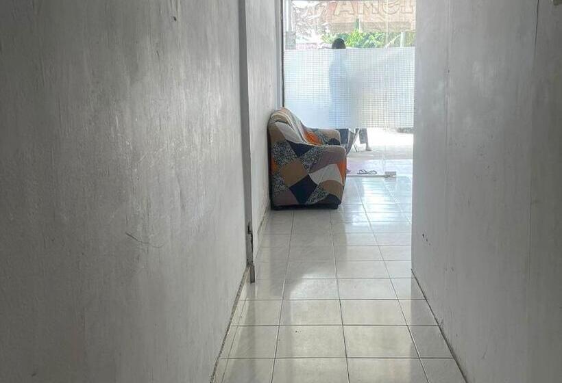 فندق Oyo 93192 Andesta Guest House Syariah