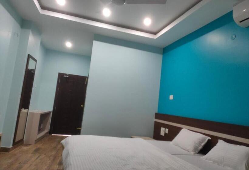 בית מלון כפרי River King City Palace