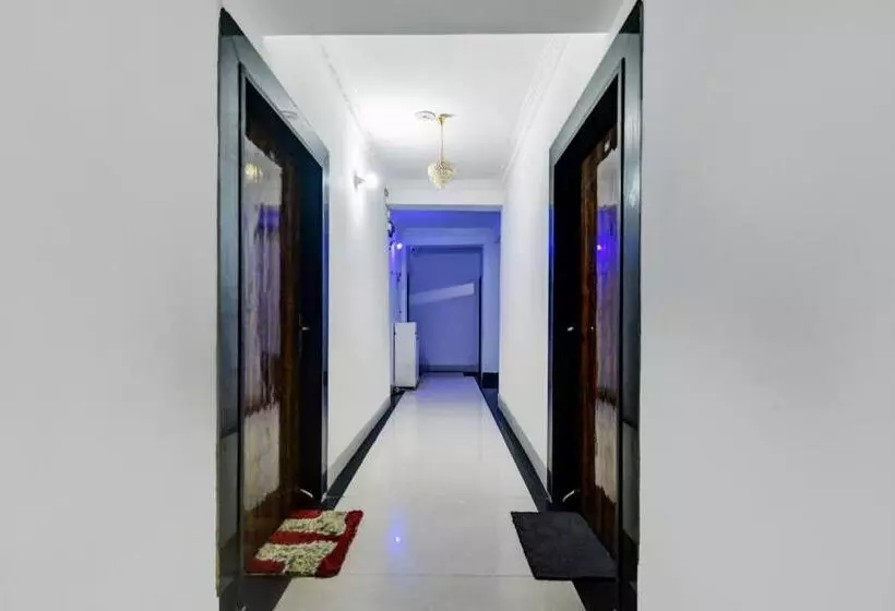 ホテル Super Oyo Aruna Banquet And Guest House