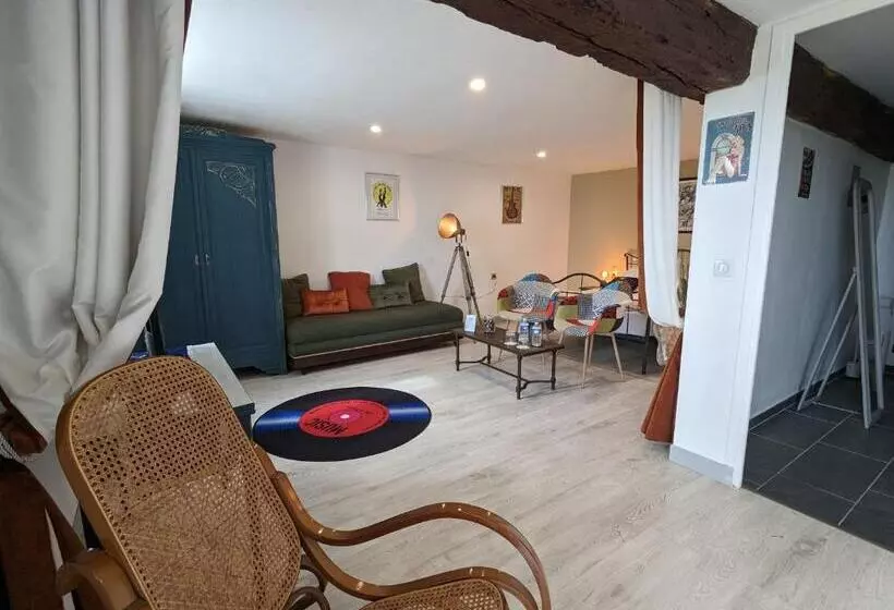 ペンション Guestroom Bouges Le Château, 1 Pièce, 3 Personnes Fr 1 591 536