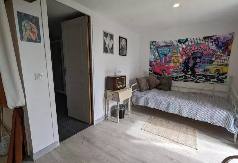 ペンション Guestroom Bouges Le Château, 1 Pièce, 3 Personnes Fr 1 591 536