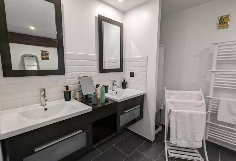 ペンション Guestroom Bouges Le Château, 1 Pièce, 3 Personnes Fr 1 591 536