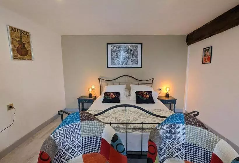ペンション Guestroom Bouges Le Château, 1 Pièce, 3 Personnes Fr 1 591 536