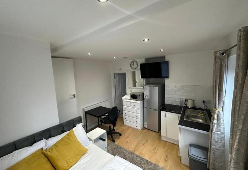 펜션 Keedonwood Road Bromley, Rooms With Free Wifi