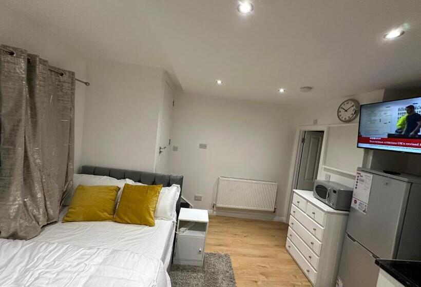 펜션 Keedonwood Road Bromley, Rooms With Free Wifi