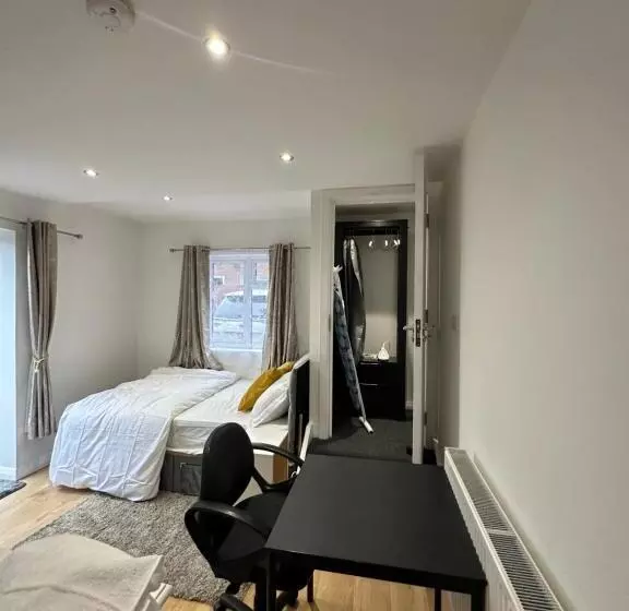 ペンション Keedonwood Road Bromley, Rooms With Free Wifi