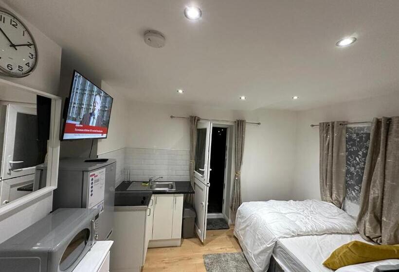 펜션 Keedonwood Road Bromley, Rooms With Free Wifi