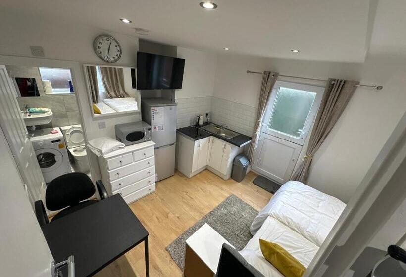 펜션 Keedonwood Road Bromley, Rooms With Free Wifi