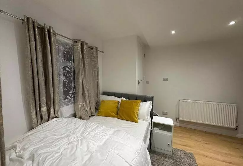 ペンション Keedonwood Road Bromley, Rooms With Free Wifi