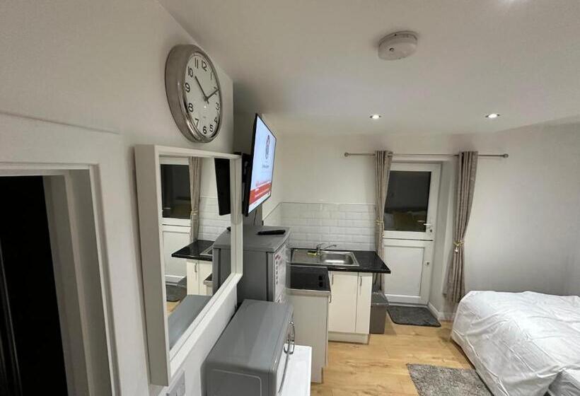 펜션 Keedonwood Road Bromley, Rooms With Free Wifi