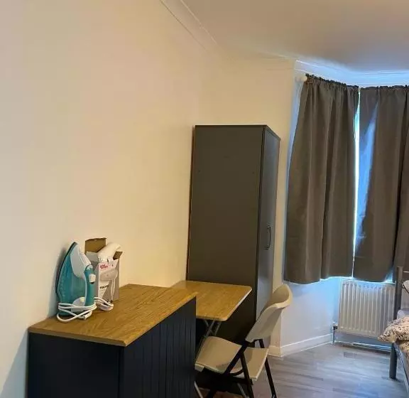 ペンション Oxborne Rooms Uk   Wyatt