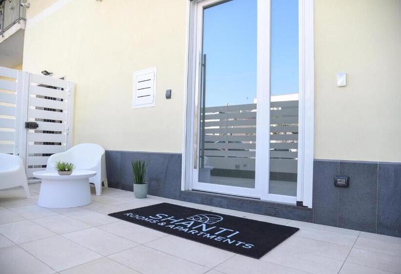 פנסיון Shanti Rooms & Apartments Risorgimento