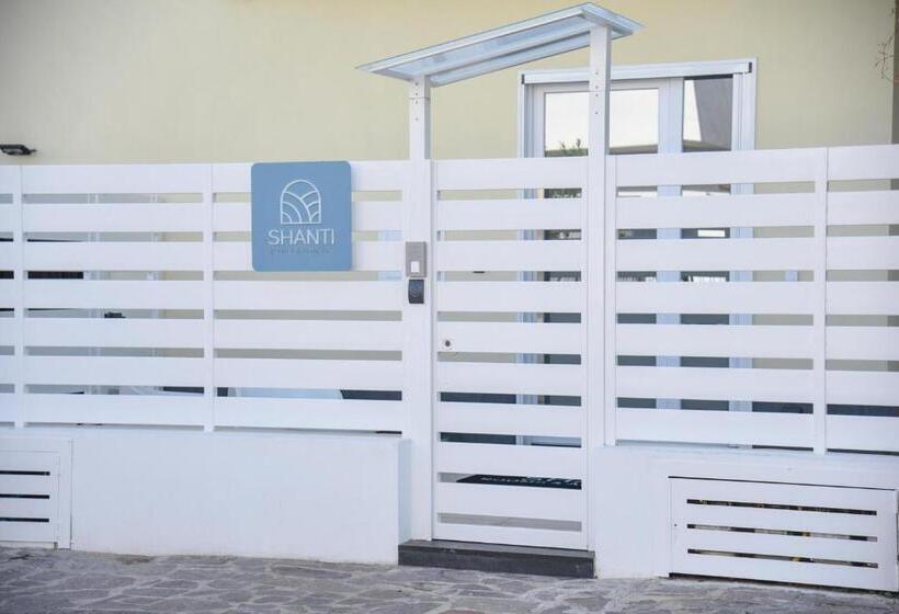 פנסיון Shanti Rooms & Apartments Risorgimento