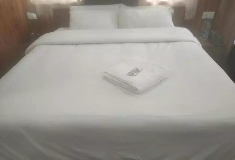 Hotel Chardham Prithvi Phata