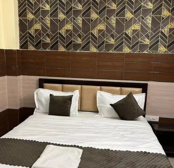 Play Hotel Kohinoor