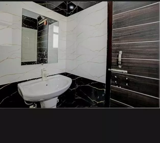 Play Hotel Kohinoor