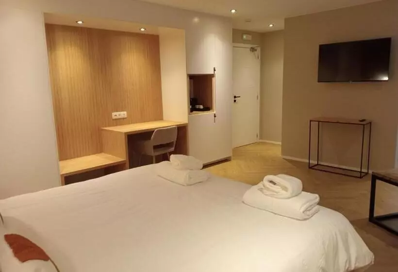 Aamiaismajoitus (B&B) Dionbulles & Dionlodge Guesthouse, Private Wellness Pool In Option