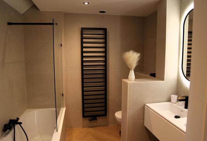 Bed and Breakfast Dionbulles & Dionlodge Guesthouse, Private Wellness Pool In Option