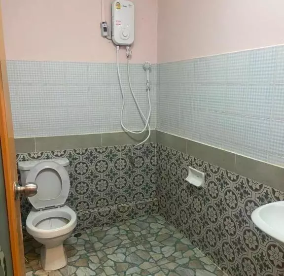 Hotelli โรงแรมมวกเหล็กเกสท์อินท์