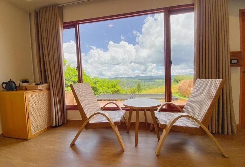 בית מלון כפרי Cirrus Valley Hill Resort