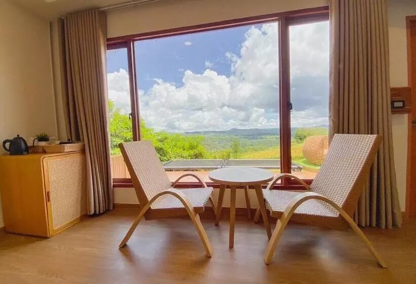 Hotelli Cirrus Valley Hill Resort