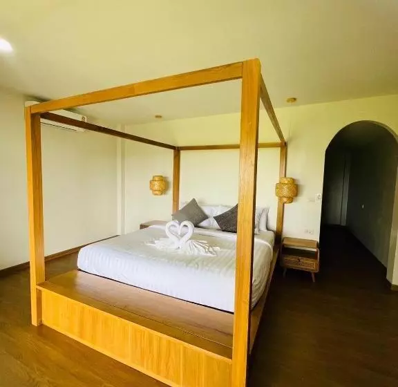 Hotelli Cirrus Valley Hill Resort