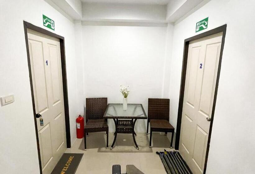 Hotelli Kefir Phuket