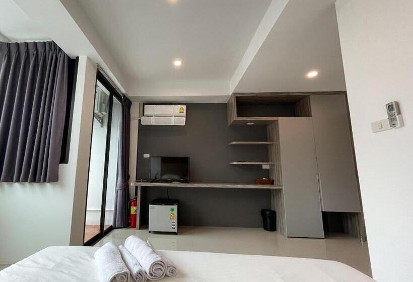 Hotelli Kefir Phuket