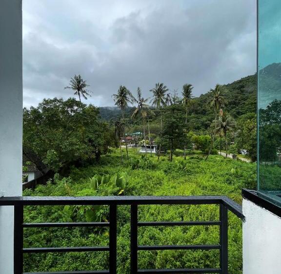 Hotelli Kefir Phuket