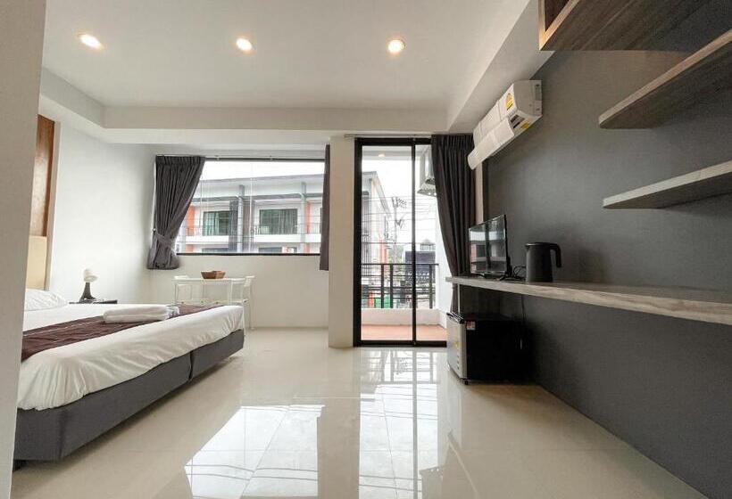 Hotelli Kefir Phuket