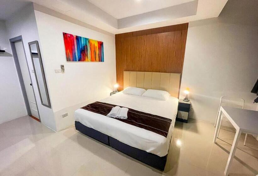 Hotelli Kefir Phuket