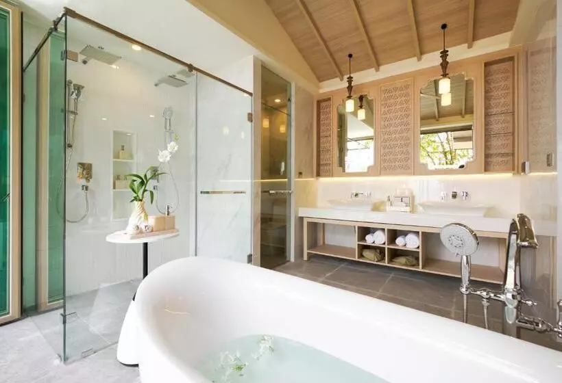 Hotelli The Little Shore Khao Lak By Katathani