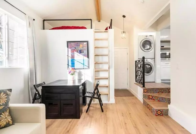 ペンション Beautiful Downey Guest House