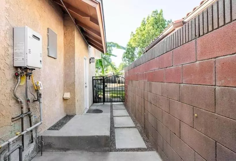 ペンション Beautiful Downey Guest House