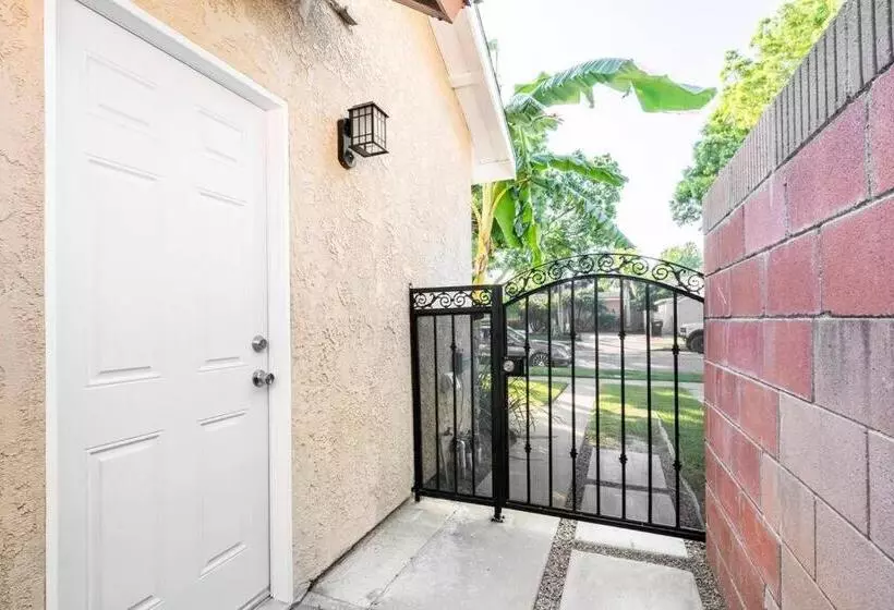 ペンション Beautiful Downey Guest House