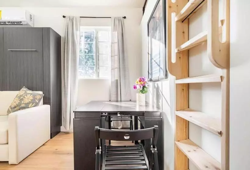 ペンション Beautiful Downey Guest House