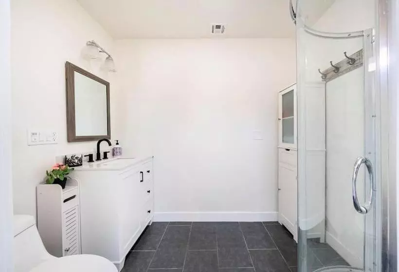 ペンション Beautiful Downey Guest House
