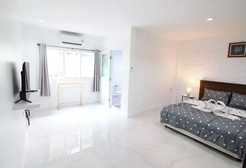 ペンション Room In Guest Room   Baan Khunphiphit Homestay No3351