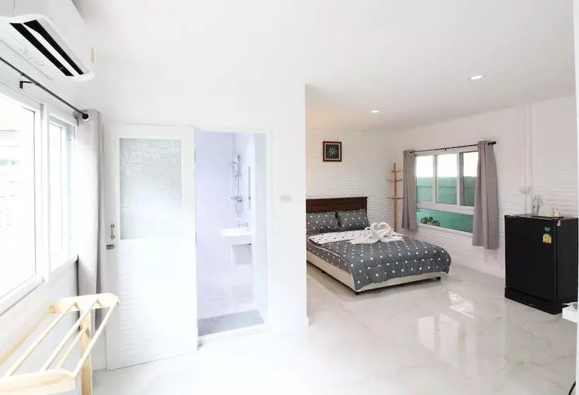 ペンション Room In Guest Room   Baan Khunphiphit Homestay No3351