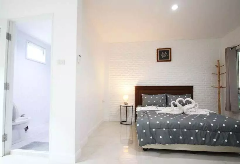 ペンション Room In Guest Room   Baan Khunphiphit Homestay No3351