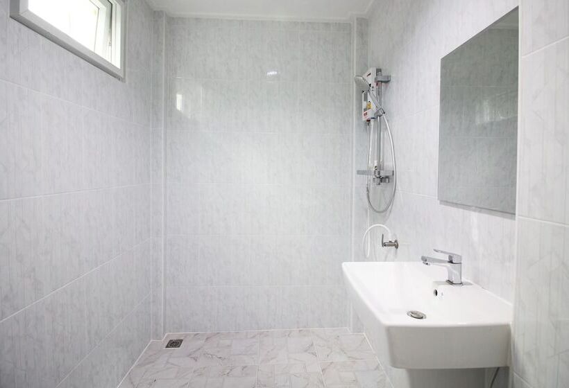 پانسیون Room In Guest Room Baan Khunphiphit Homestay No3351