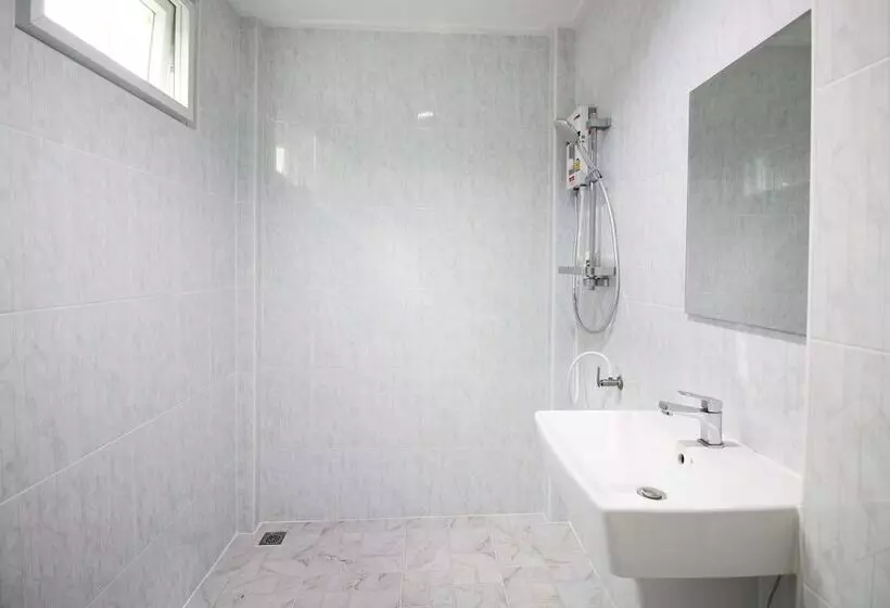 ペンション Room In Guest Room   Baan Khunphiphit Homestay No3351