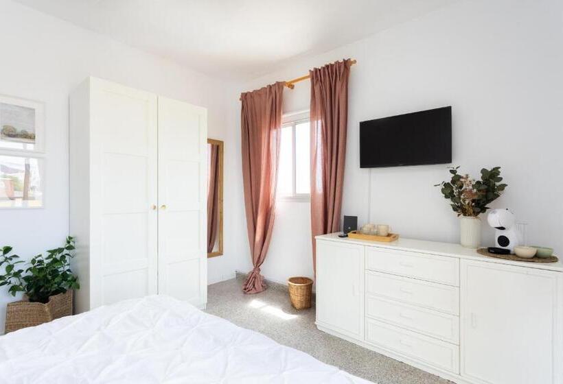 پانسیون Eden Rentals 102 Surfy Stylish Bed&coffee Balcony