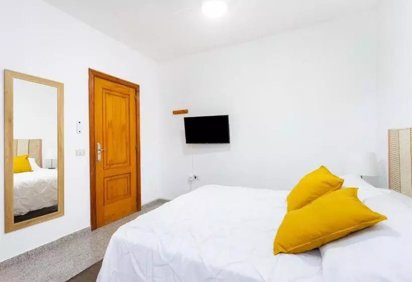 پانسیون Eden Rentals 105 Surfy Stylish Bed&coffee Room