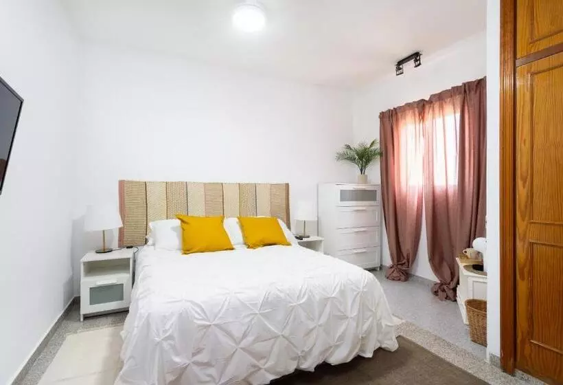 پانسیون Eden Rentals 105 Surfy Stylish Bed&coffee Room