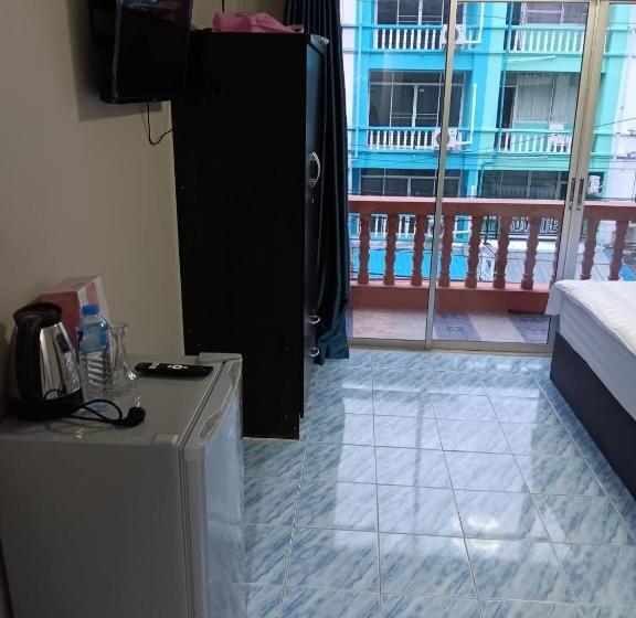 پانسیون The Treehouse