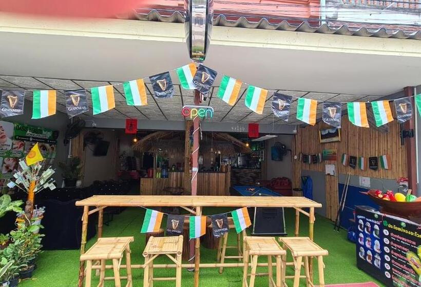 پانسیون The Treehouse