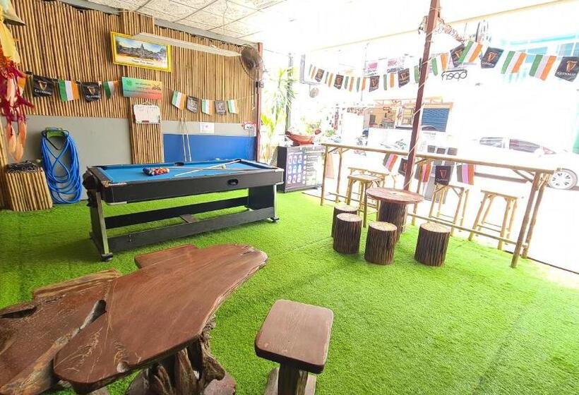 پانسیون The Treehouse