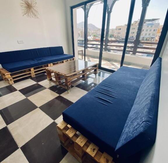 هاستل Friends Oasis